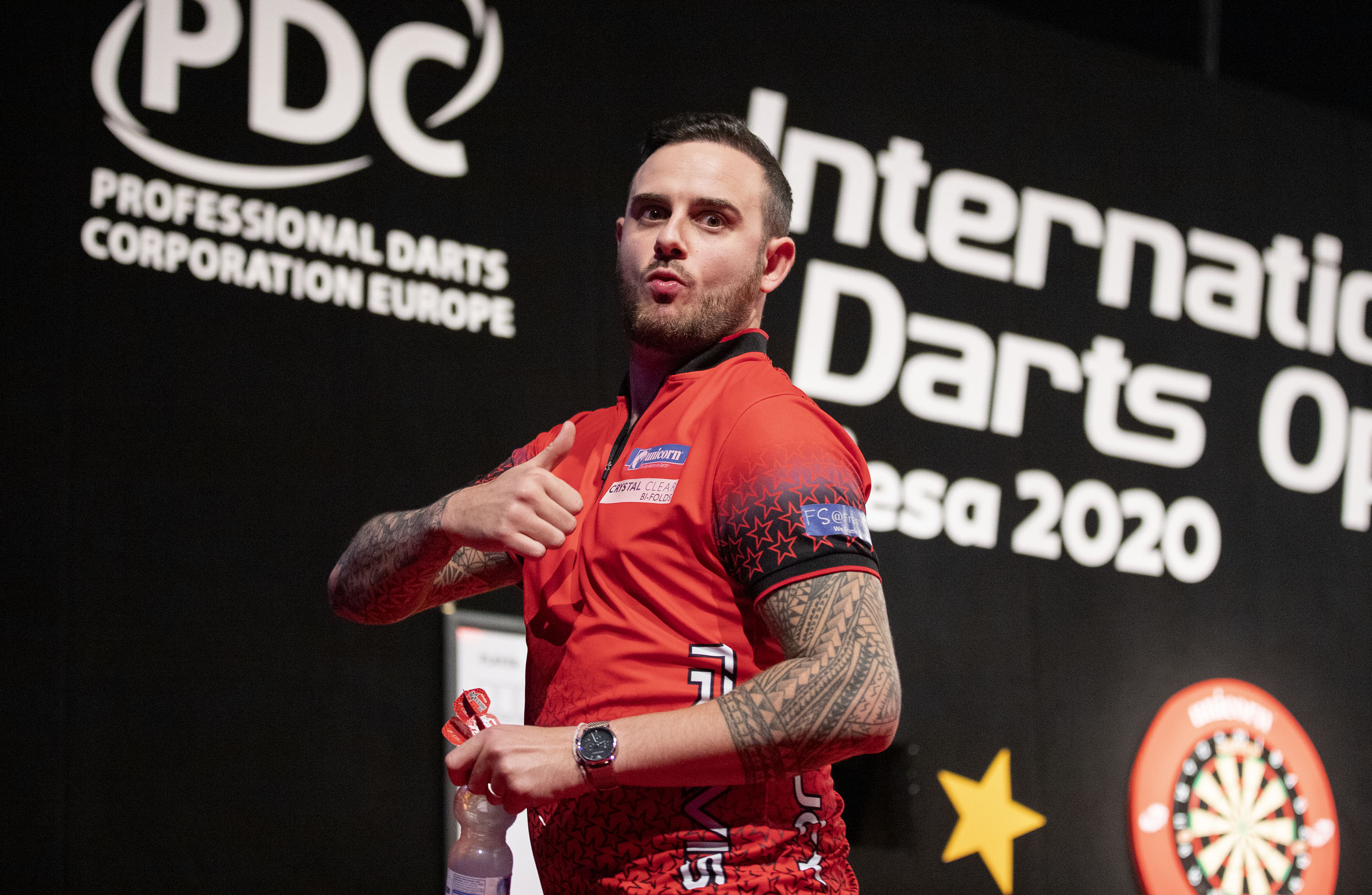 Cullen defeats Van Gerwen to win International Darts Open PDC
